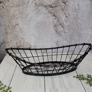 Black Metal Wire Serving Basket